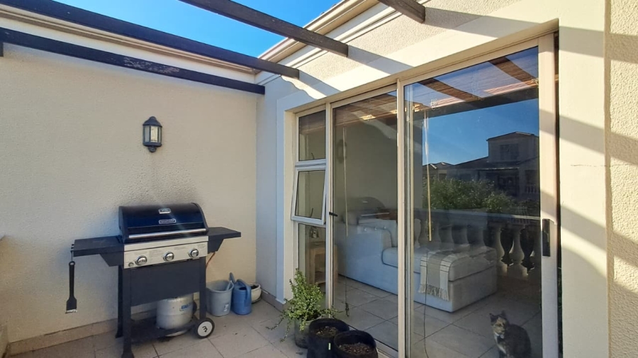 To Let 2 Bedroom Property for Rent in Century City Western Cape